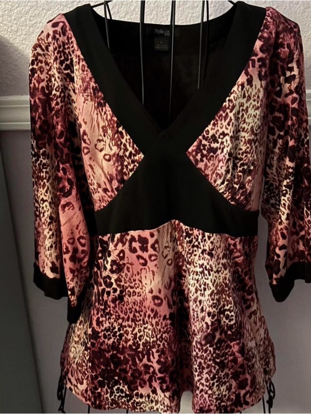Women’s Y2K Pink Leopard-Print V-Neck Blouse Size Large